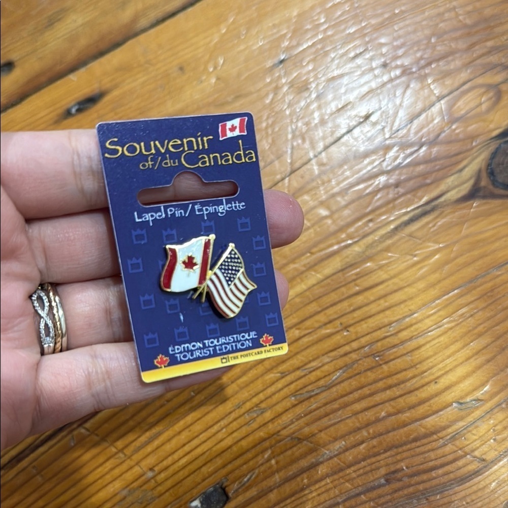 USA and Canada Metal Friendship Lapel Pin with Butterfly Clasp - Picture 2 of 5